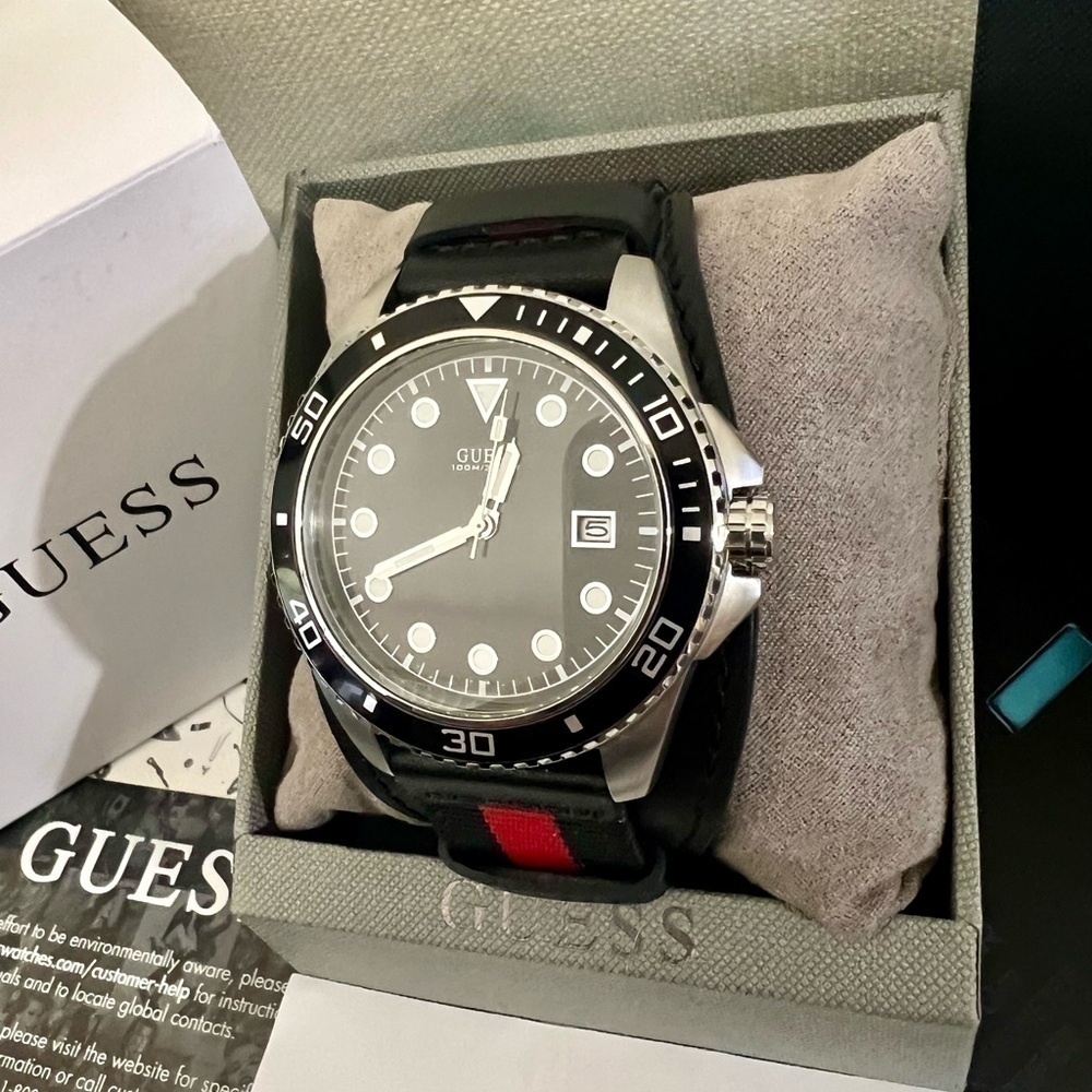 Guess Crew Style Date Designer Sport Men’s Watch (NIB: W1051G1) - Picture 2 of 6
